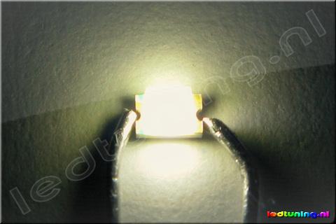 10x SMD LED Bauart 0805 warmweiß warmwhite blinkend Blinker flash flashing blink 