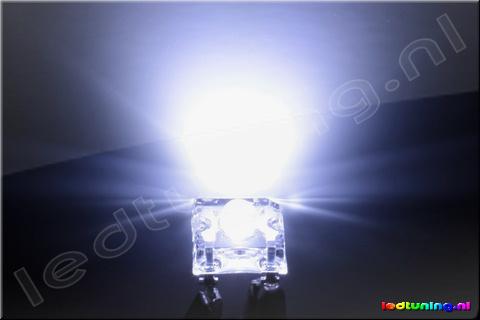 3mm SuperFlux LED 75° 5300mcd Wit