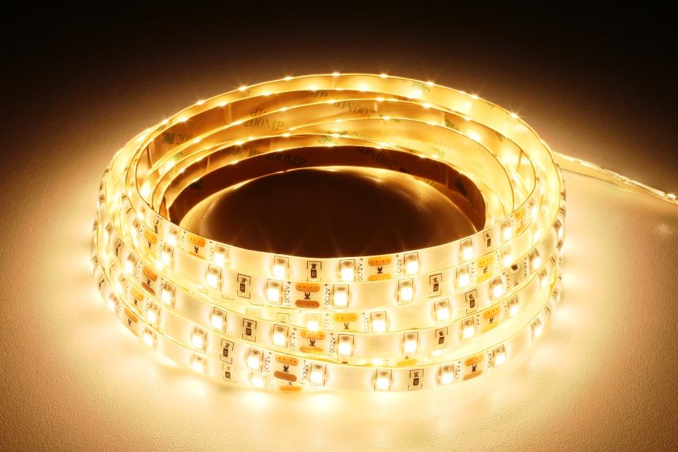 LuxaLight Long Life LED-strip Warm White 2600K Protected (12 Volt, 60 LEDs, 3528, IP64)